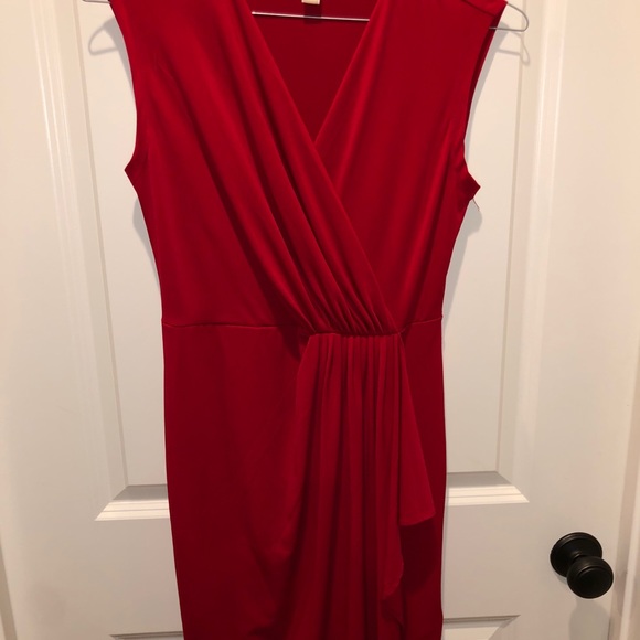 Red Dress - Picture 3 of 7